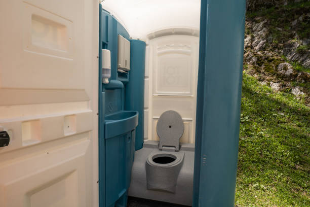 Portable Toilet Options We Offer in Buckeye Lake, OH